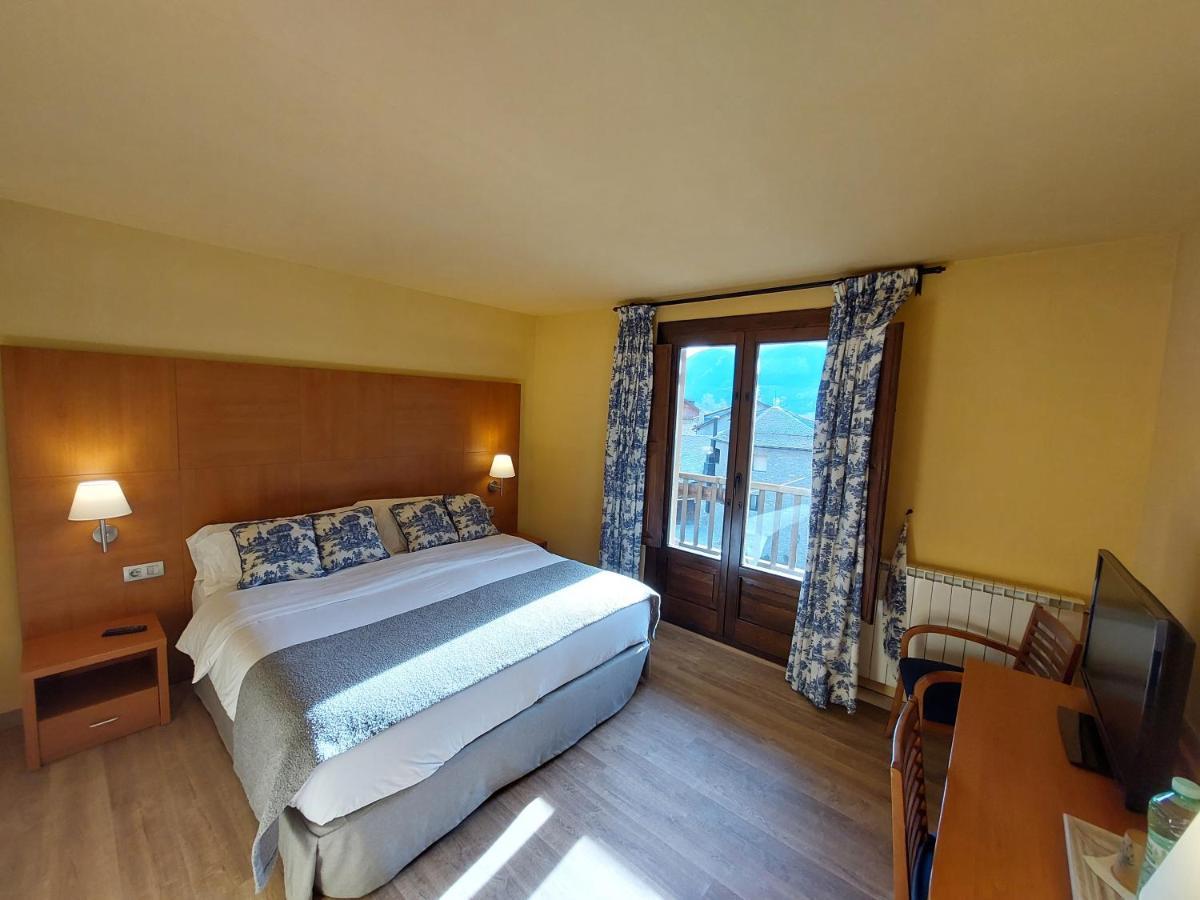 Hotel Saurat Espot Exterior photo