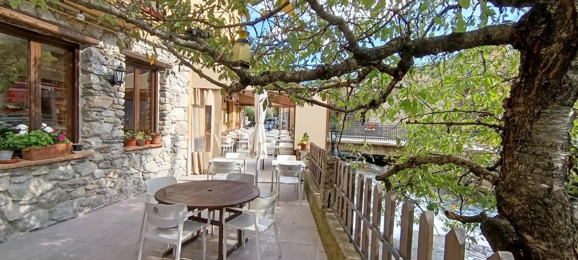 Hotel Saurat Espot Exterior photo