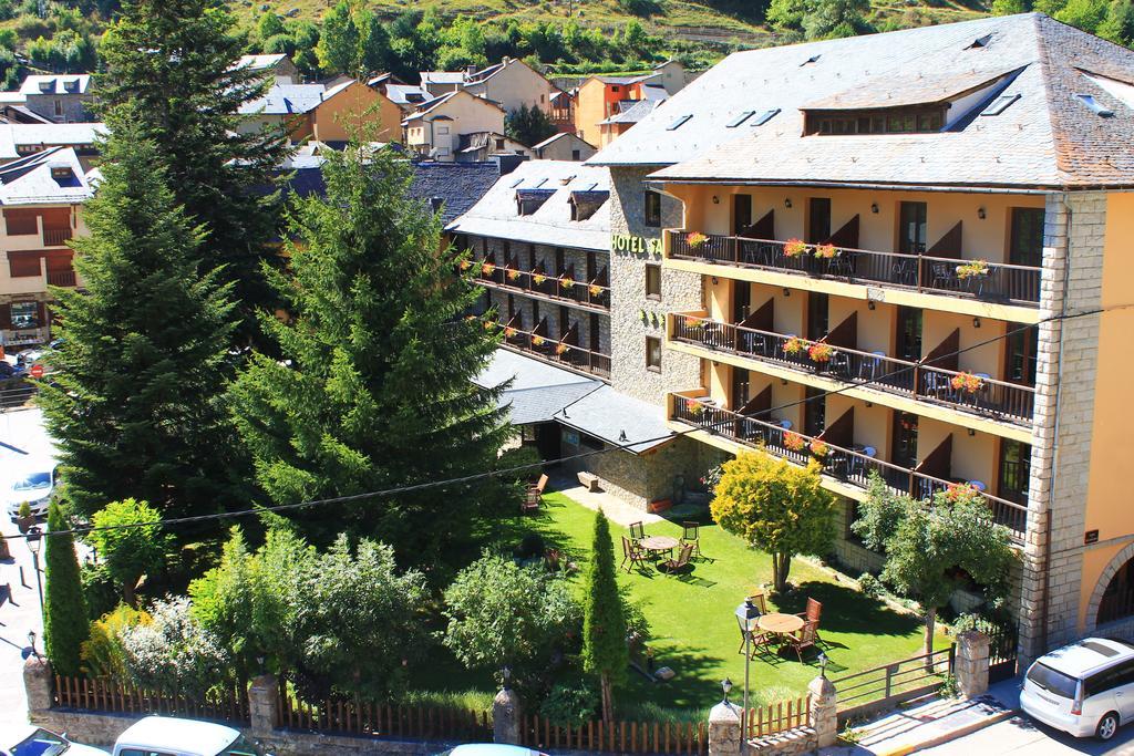 Hotel Saurat Espot Exterior photo
