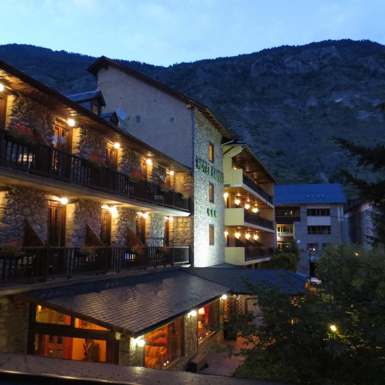 Hotel Saurat Espot Exterior photo